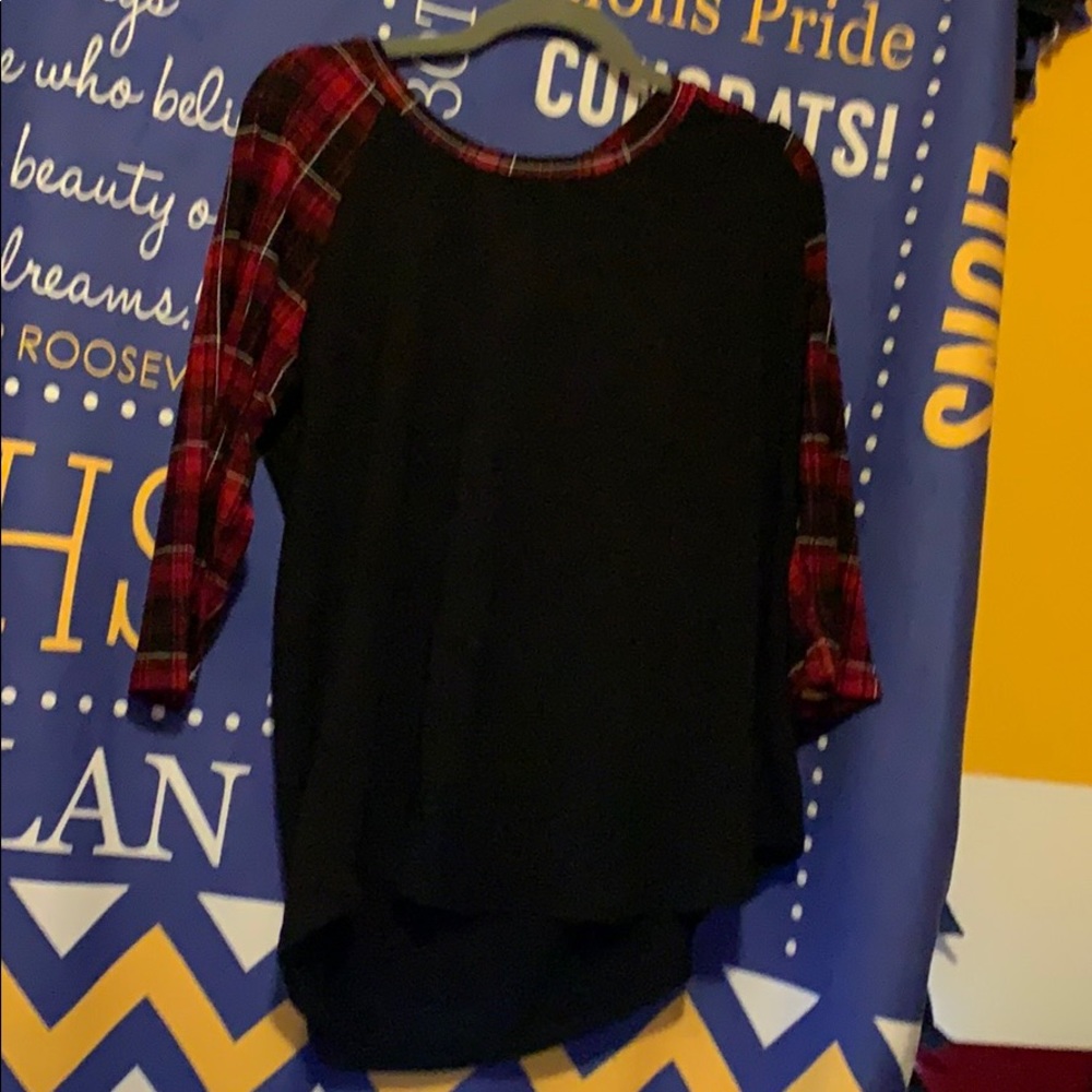 Plaid 3/4 length shirt with plaid